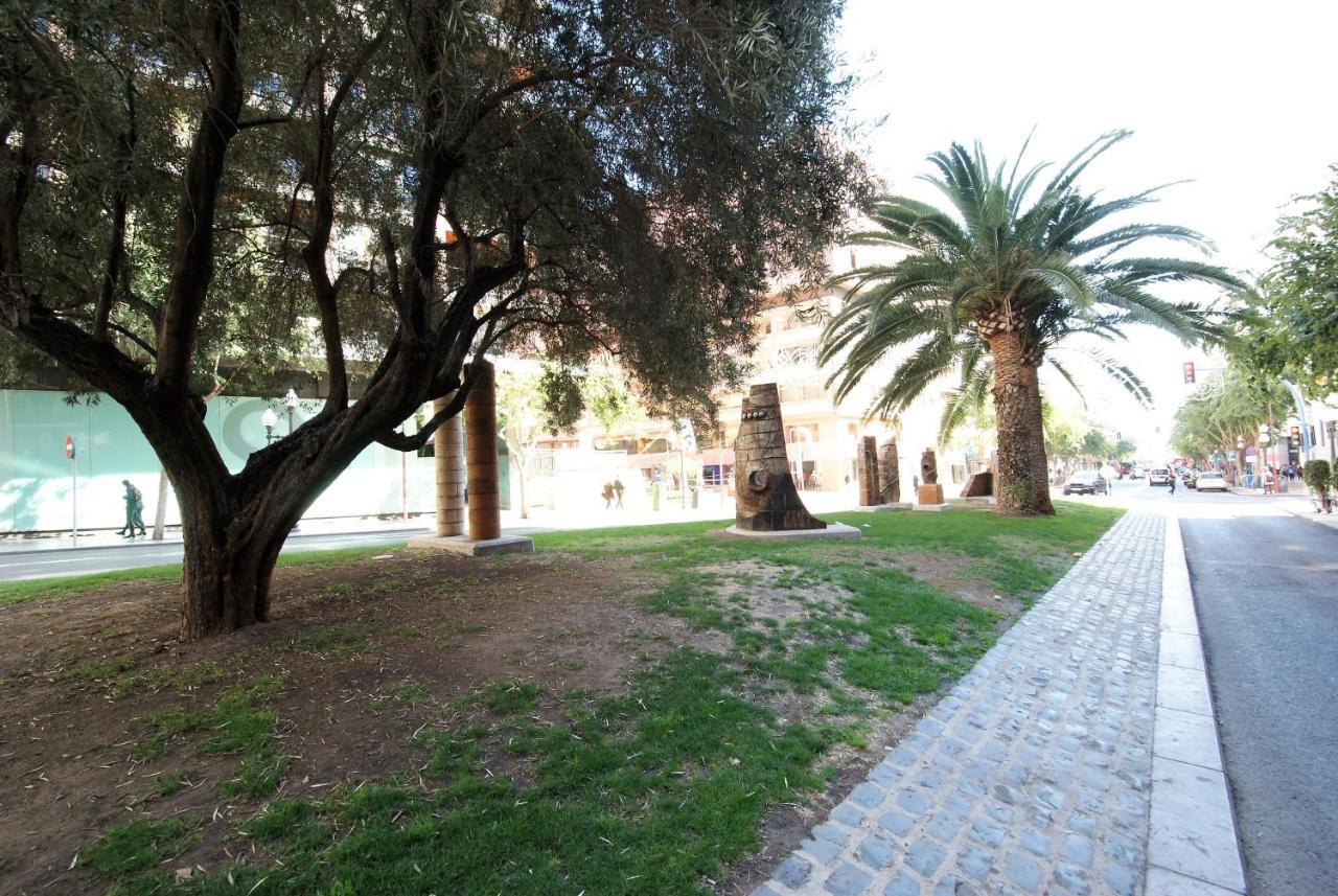 Lujoso Y Espacioso Piso En El Corazon De Alicante Con Hidromasajeアパートメント エクステリア 写真